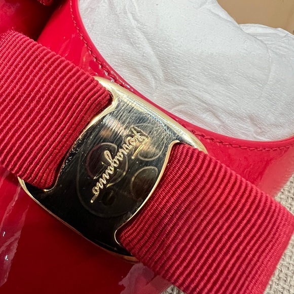 Ferragamo Patent Leather Zeri Pointed Toe Ballet Flats - Picture 6 of 7